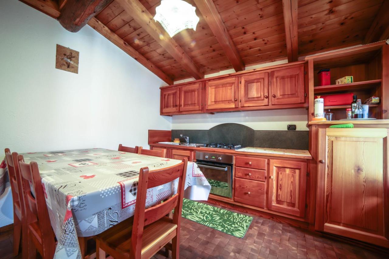 Antica Casa Di Montagna Maison Bovard Вальгризанш Экстерьер фото