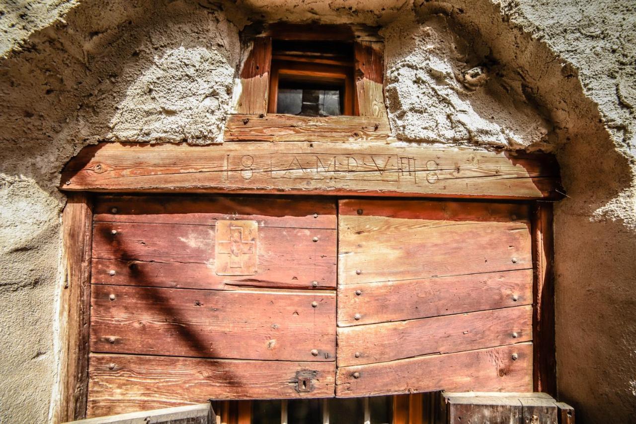 Antica Casa Di Montagna Maison Bovard Вальгризанш Экстерьер фото
