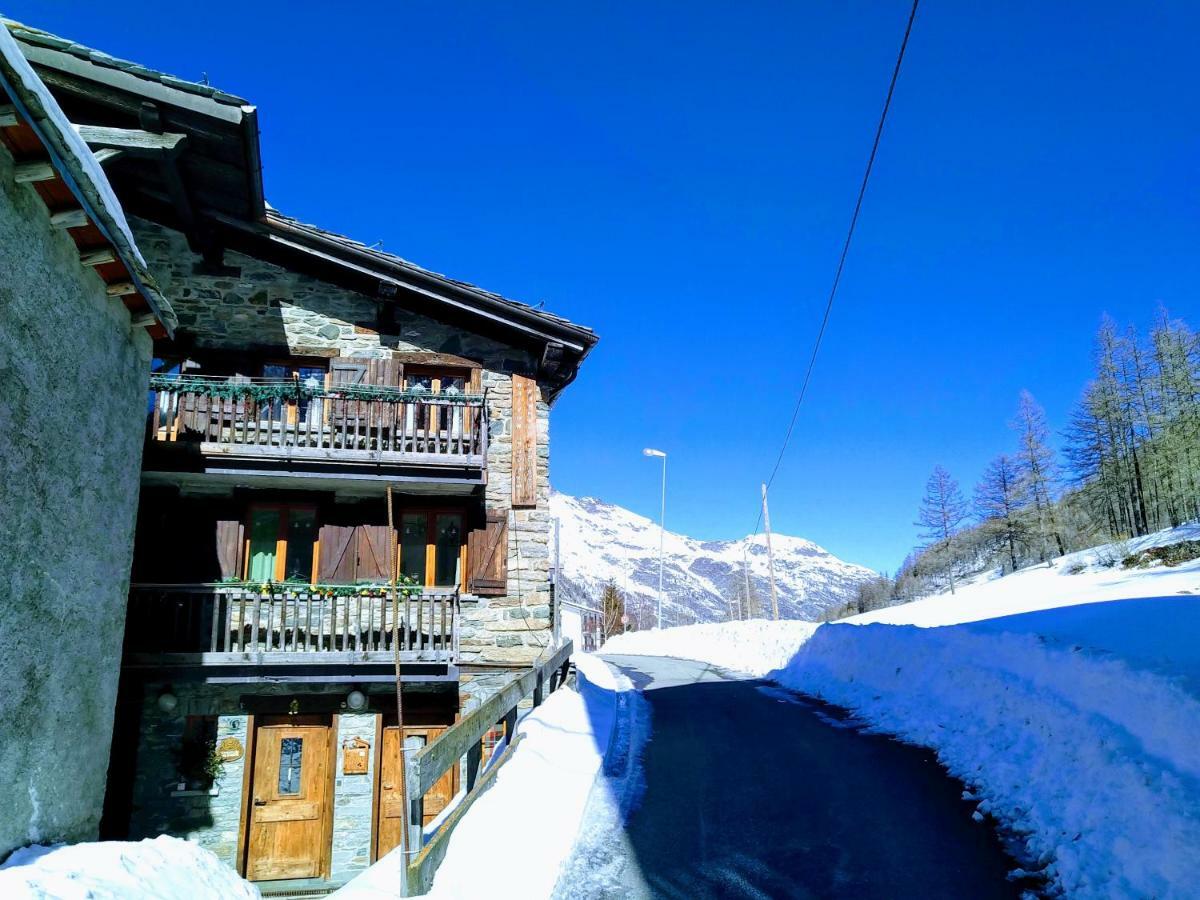 Antica Casa Di Montagna Maison Bovard Вальгризанш Экстерьер фото